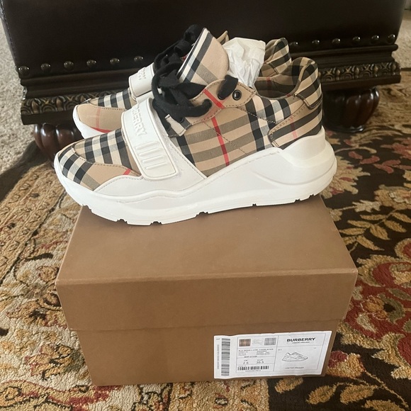 Burberry Sneakers - Picture 2 of 2